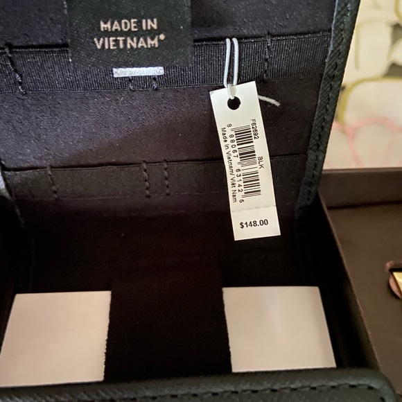 Coach cuff link and tie bar gift box set. - Picture 2 of 3